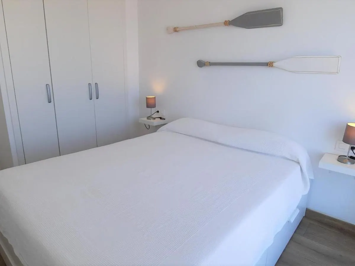 Encantador Apartamento Con Terraza En Llanca - Es-170-74 إسبانيا